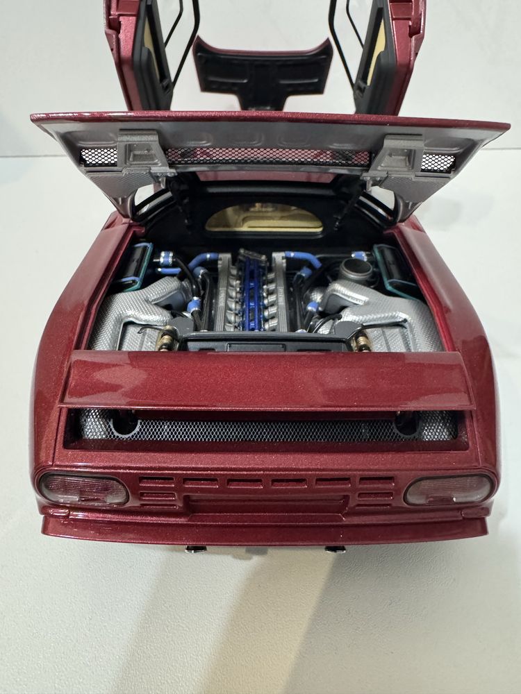 1/18 модель от AUTOart