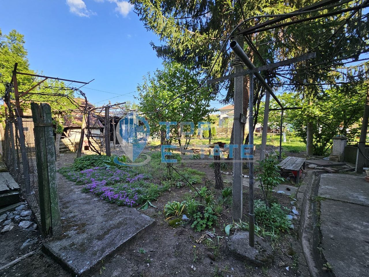 Продава се Къща в с. Козаревец, Област Велико Търново - 220 кв.м за 137 €/кв.м - Снимка #4