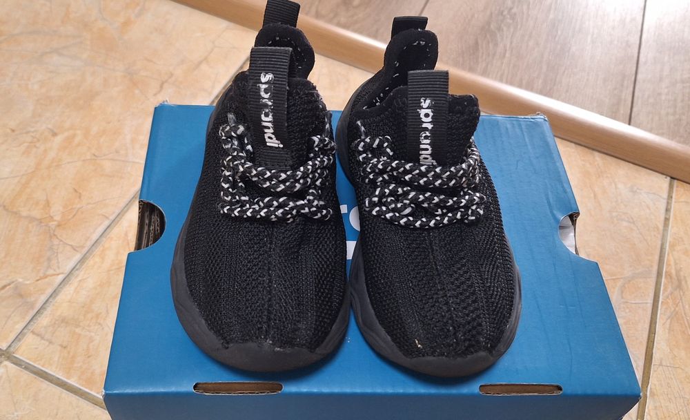 Маратонки "Sprandi" номер 24