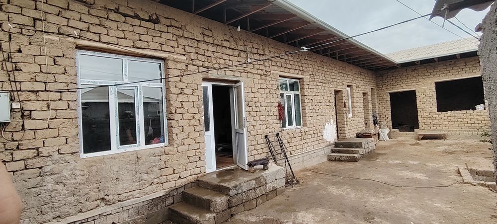 Gulzor mahalasida uy sotiladi