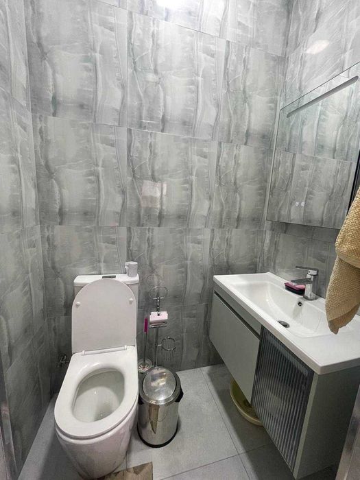 Срочно продается квартира Дуплекс, 5 комнат, На Учтепинском районе.