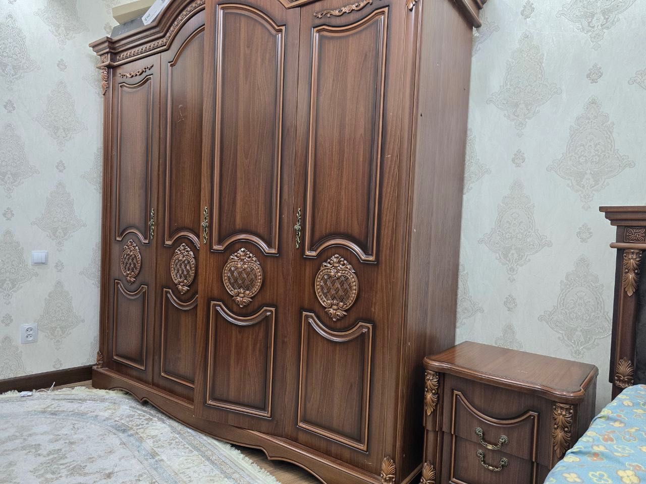 Срочно продается спальный гарнитур
