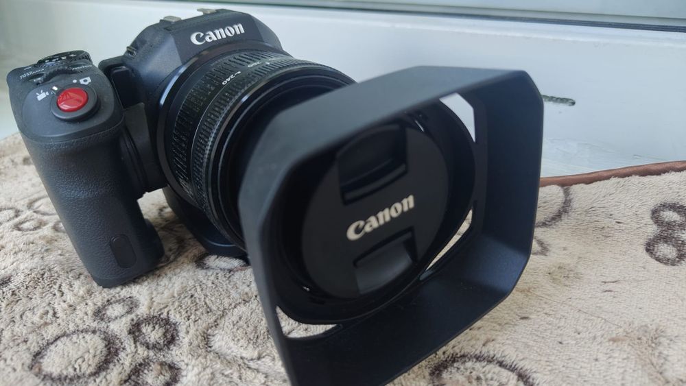 Canon xc 10 professional camera