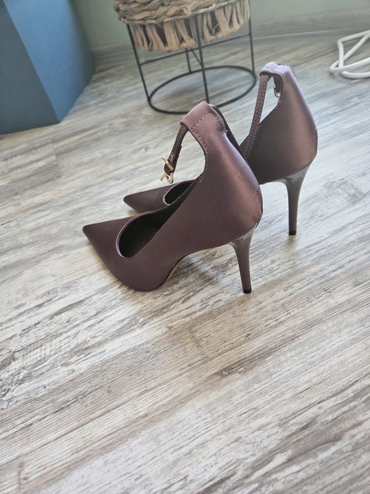 Обувки на ток Zara