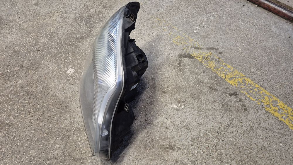 Оригинален  десен фар Hella  за  Mercedes  Sprinter  2013-2018г