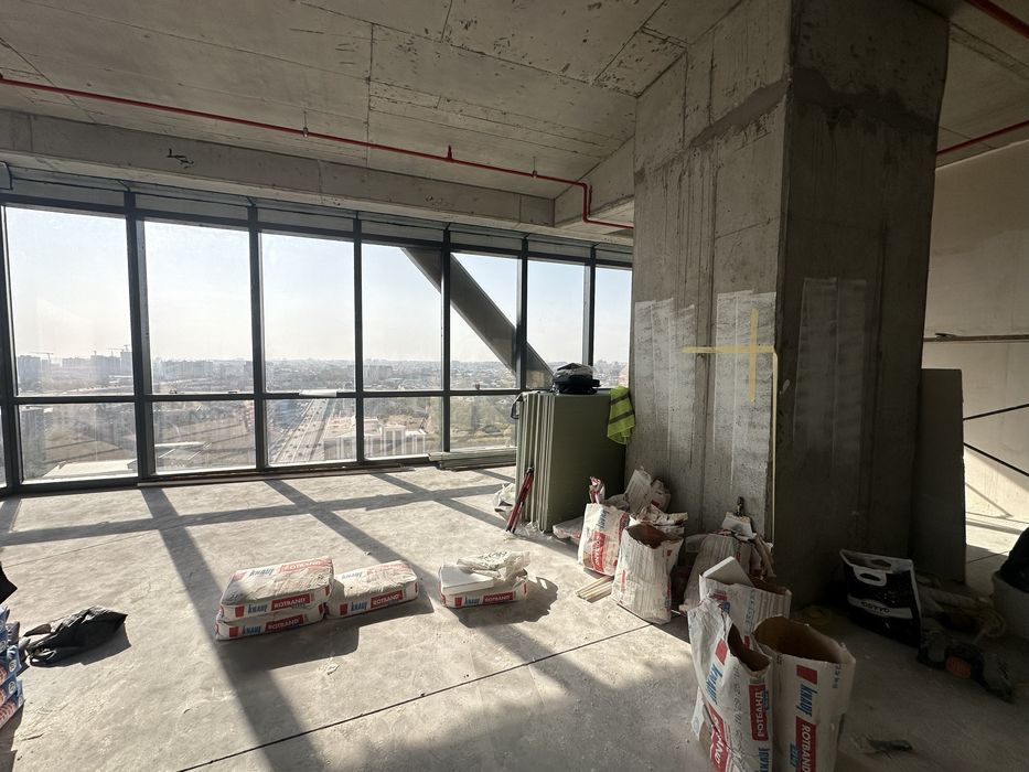 Срочно ! Сдается премиум офис в Pyramit tower!! 104 квадратных!