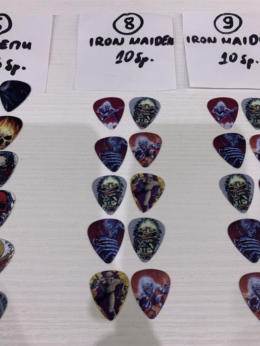 Чисто нови перца за китара - AC/DC, Iron Maiden, черепи…