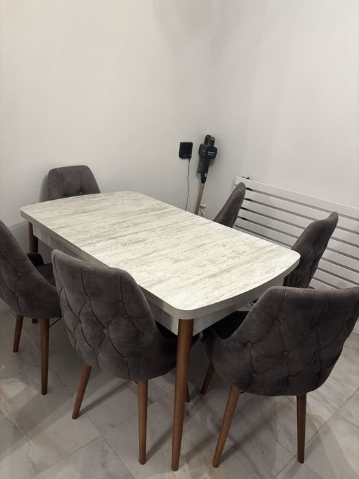 Masa extensibila cu 6 scaune