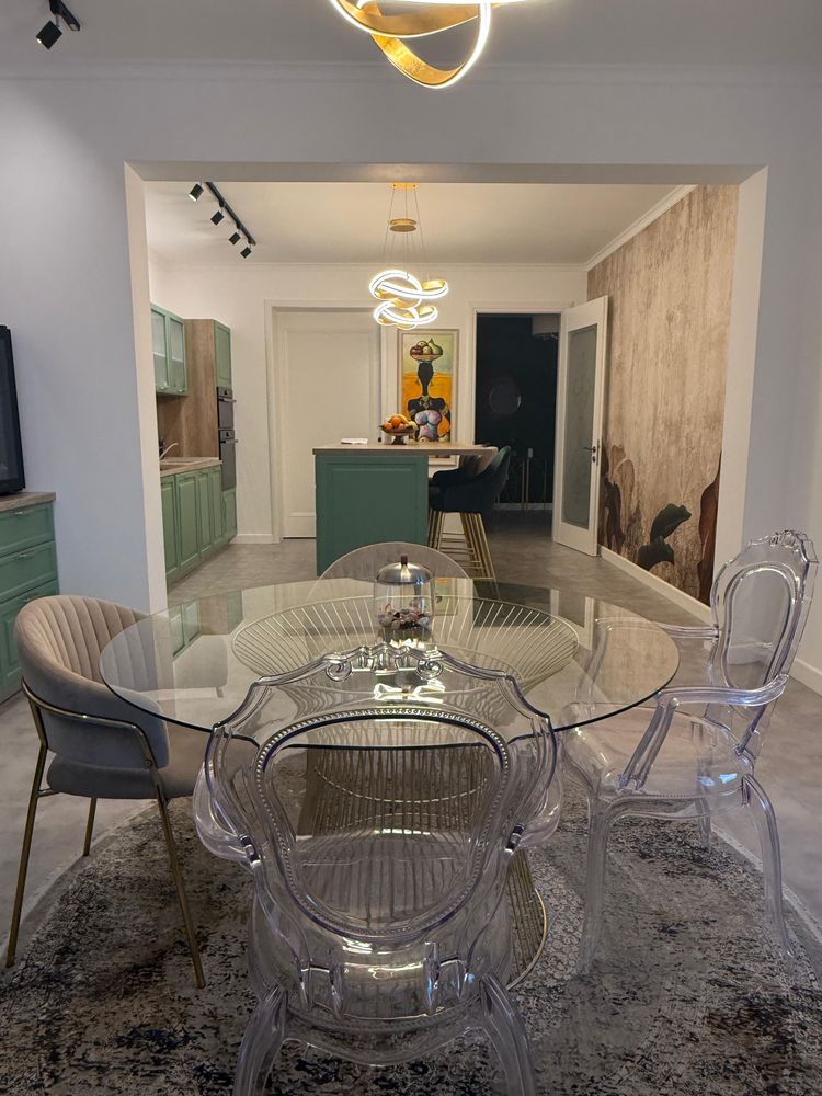 Proprietar vand casa moderna 260mp , teren 1000mp in Slatina str Oituz