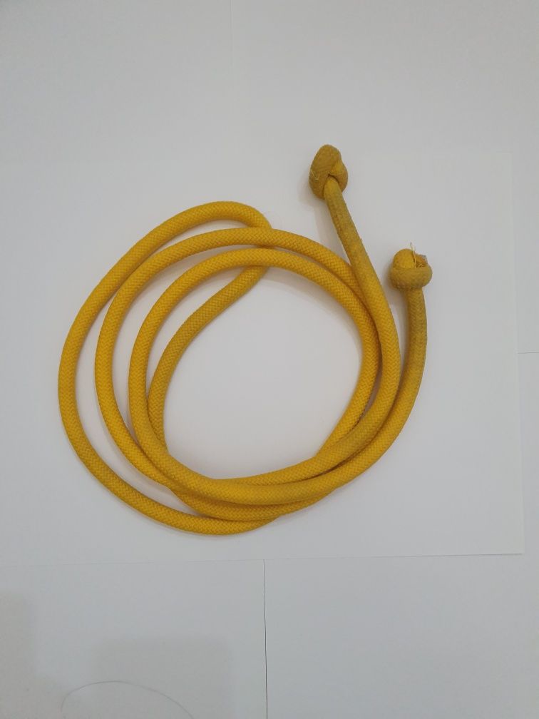 Скакалка жёлтая для художественной гимнастики