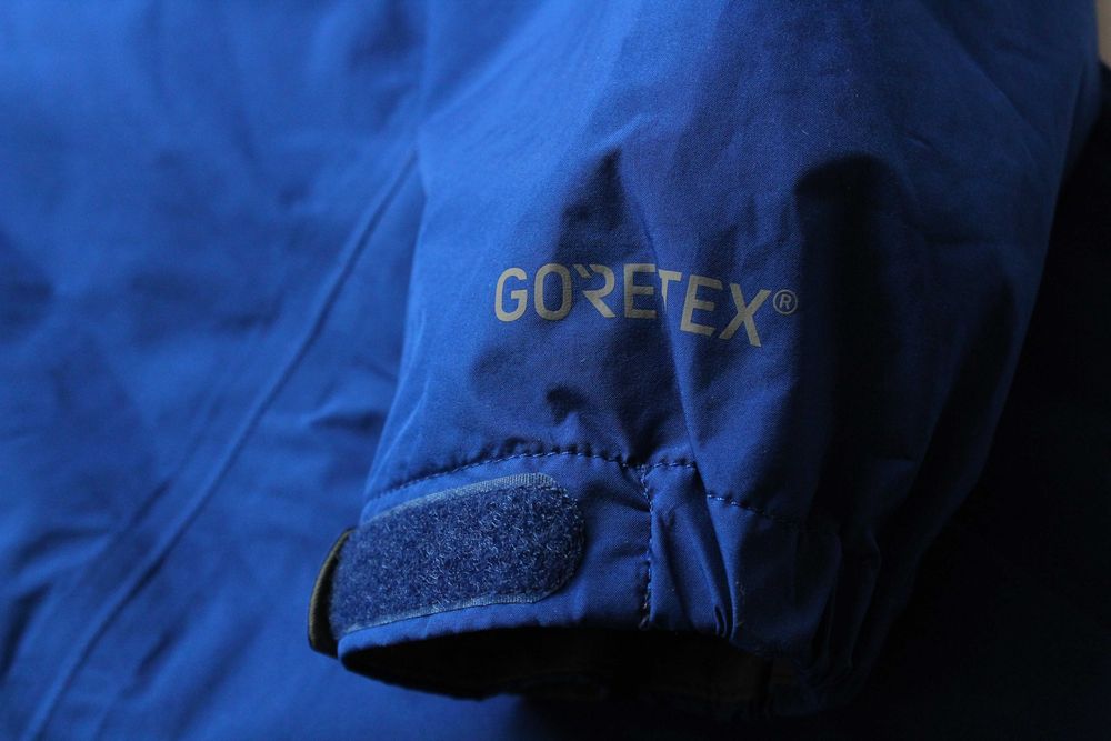 OUTDOOR RESEARCH - мъжко водоустойчиво яке Gore-Tex, размер M