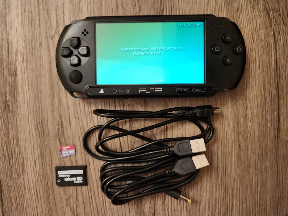 PlayStation Portabil (PSP) Street (E1004) - modat, 64GB. cu mentiuni