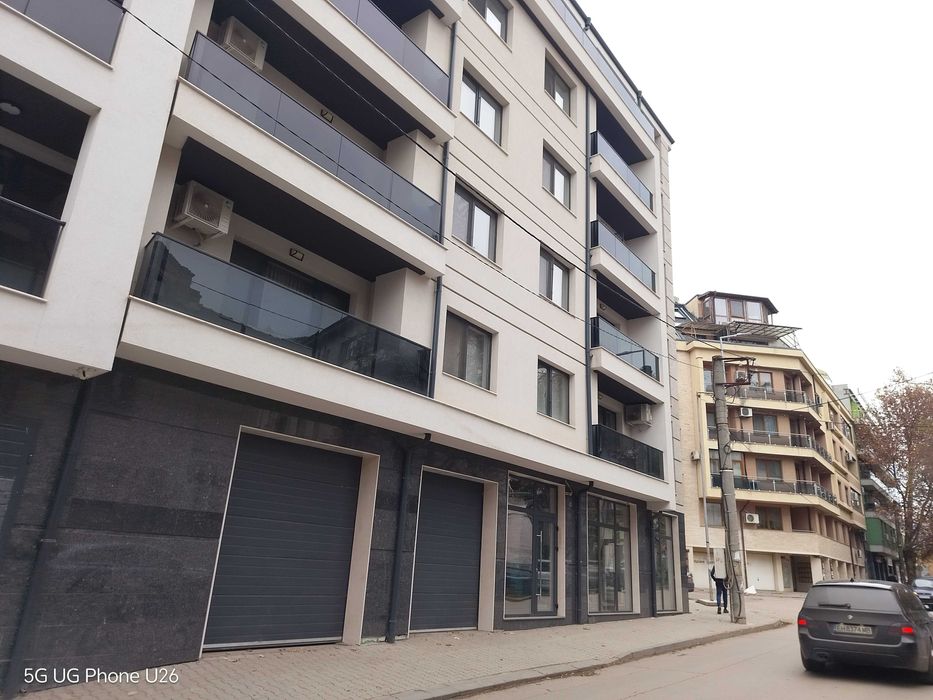 Гаражи, паркоместа