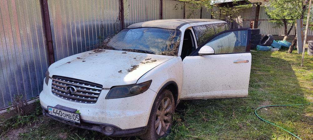 Продам лимузин Infinity FX35