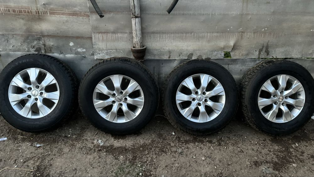 Комплект зимней шипованной резины Nokian Nordman 7 SUV 215/70 R16