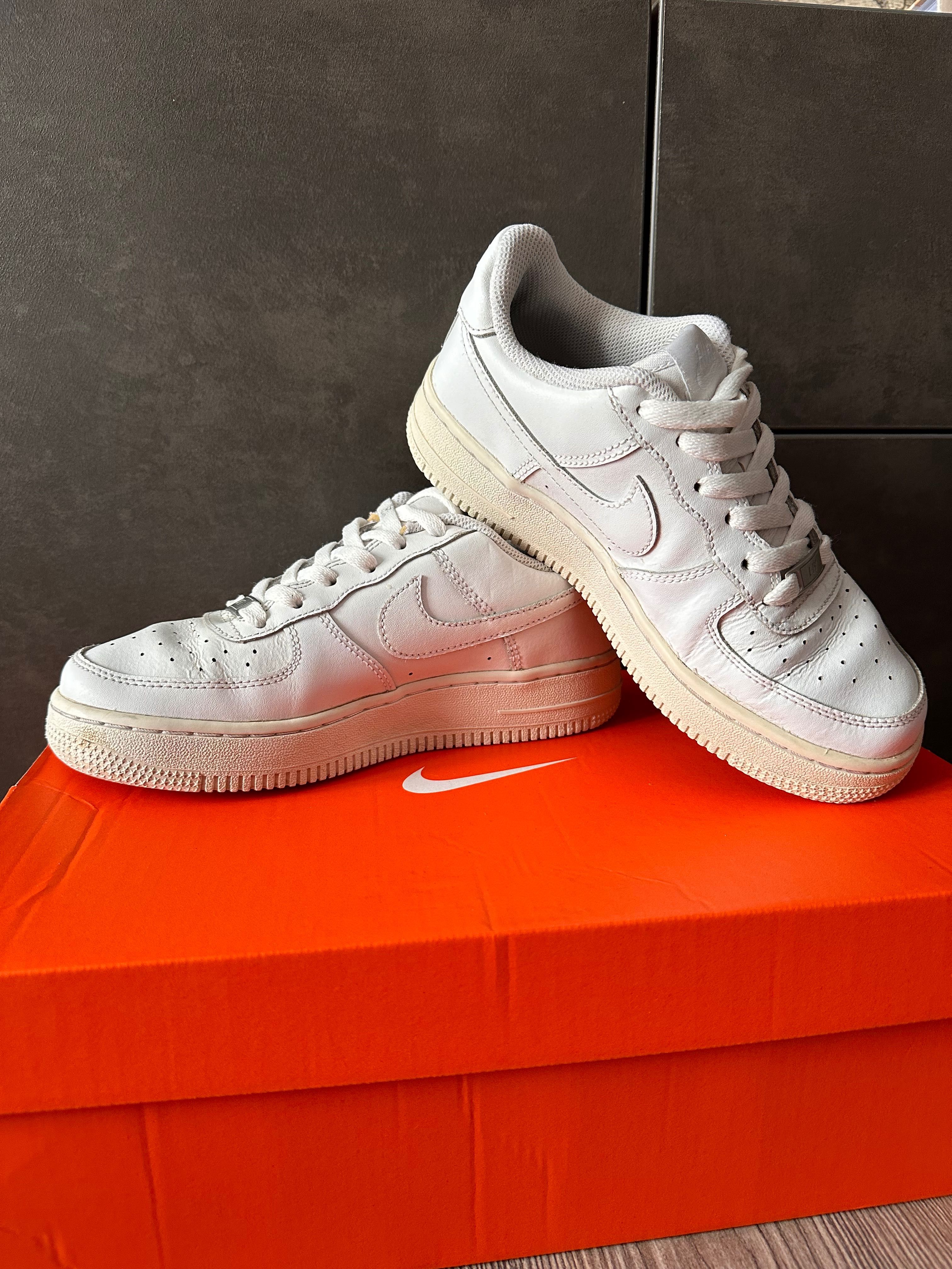 Маратонки Nike - размер 36,5