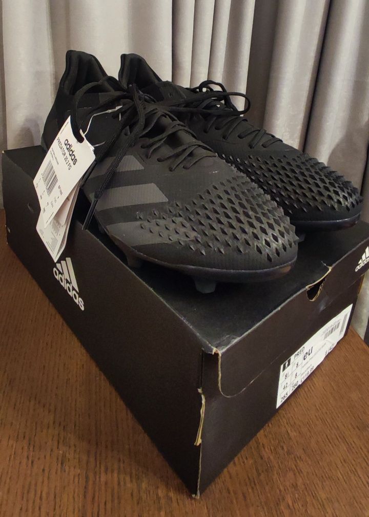 Мъжки футболни обувки Adidas predator
