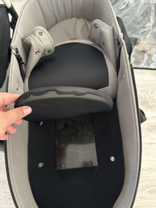 Carucior Babyzen YOYO2 complet cu landou si accesorii originale