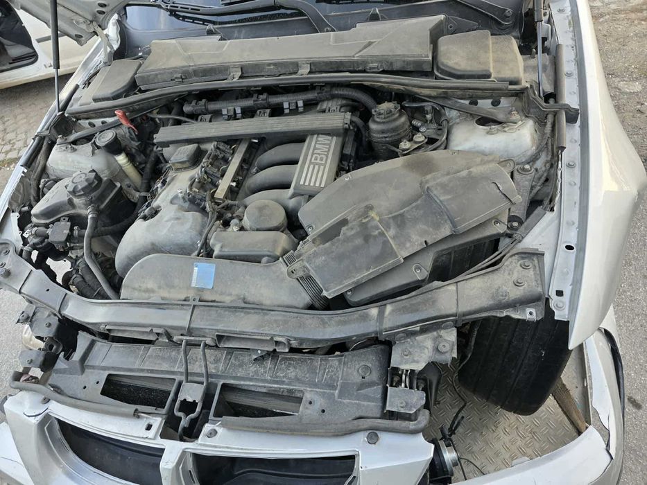 BMW E90 330i 272hp НА части