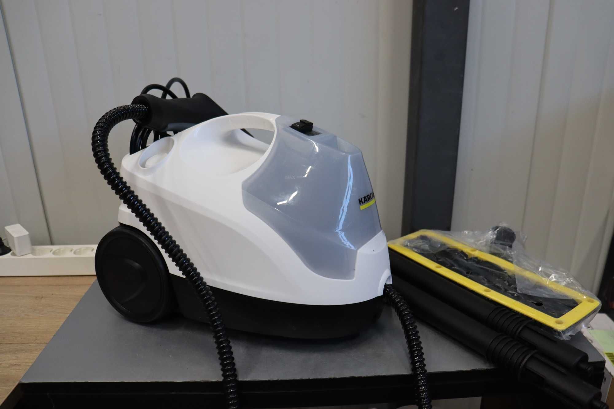 Парочистител Kärcher SC 4 EasyFix 3,5 бара,  2000W, ЛИСВАТ ПРИСТАВКИ