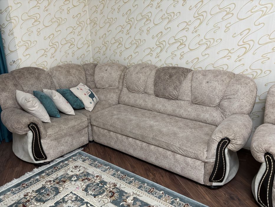 Угловой диван для зала