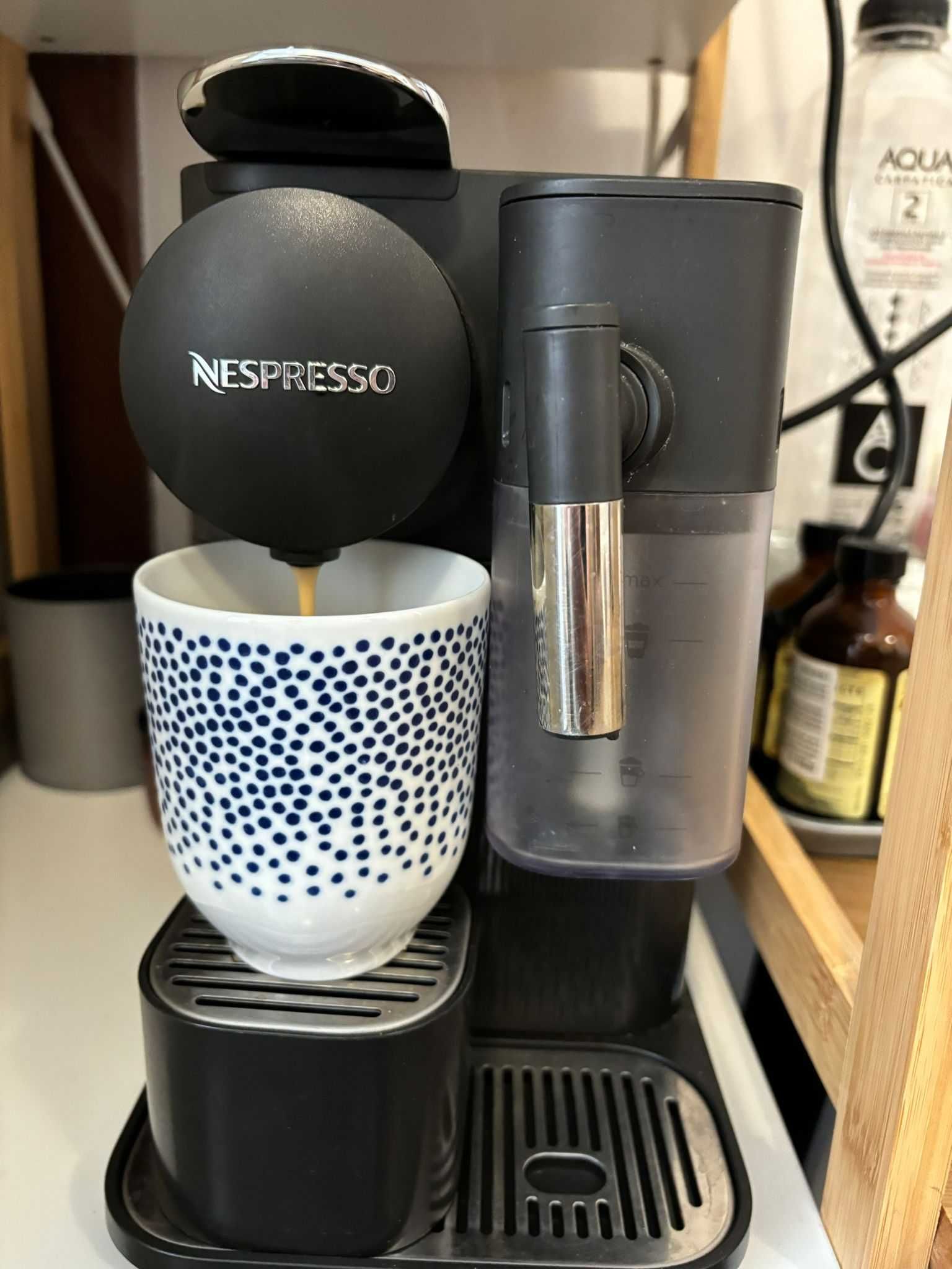 NespressoEspressor Lattissima One Evolution Negru