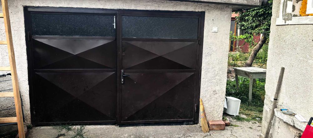 Гаражна врата 175 см висока 250 см широка