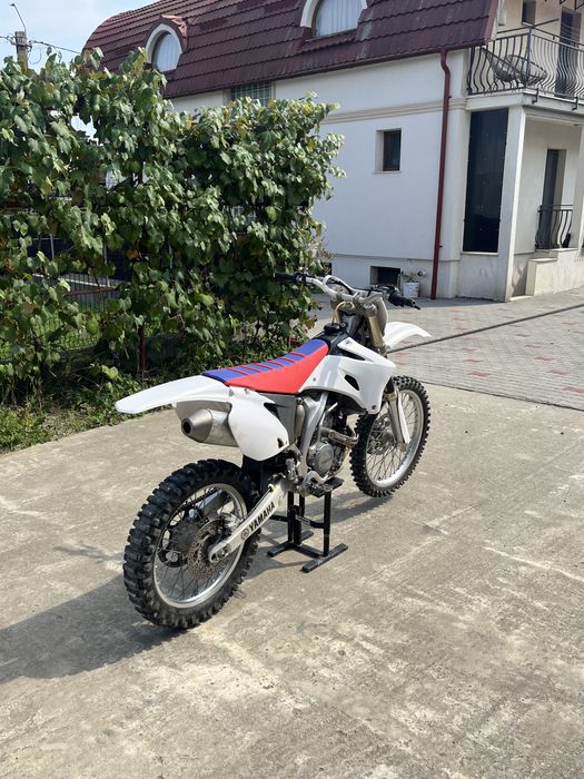Full cross yamaha yz-f 2010