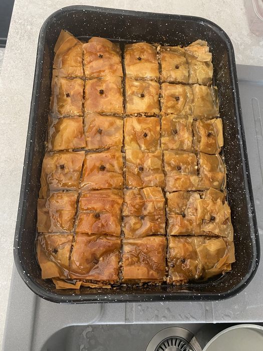 BACLAVA la tava, 150 lei tava, comanda cu 2 zile inainte.