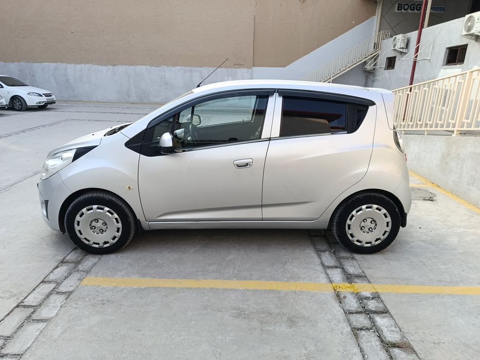 Spark 2010 yili  kraska toza motor ochilmagan garantiya