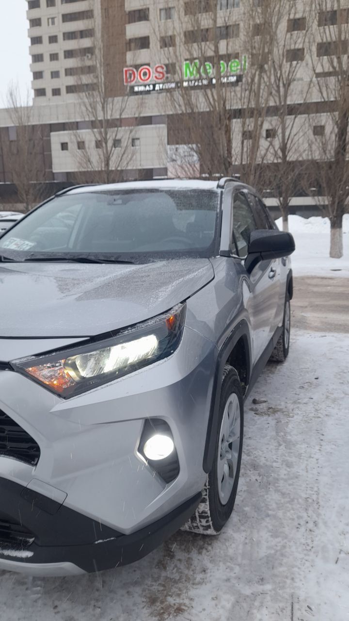 Продам TOYOTA RAV4 2021