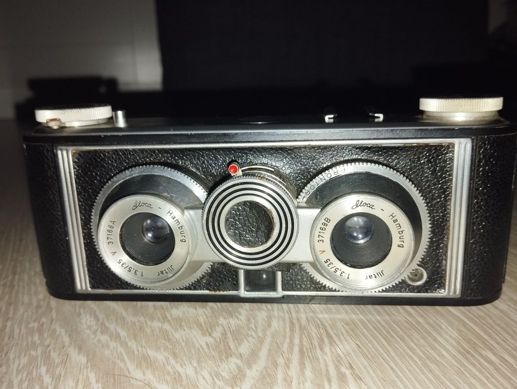 Iloca Stereo 35mm film camera