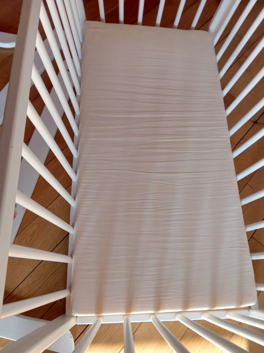 Бебешко легло - кошара с балдахин