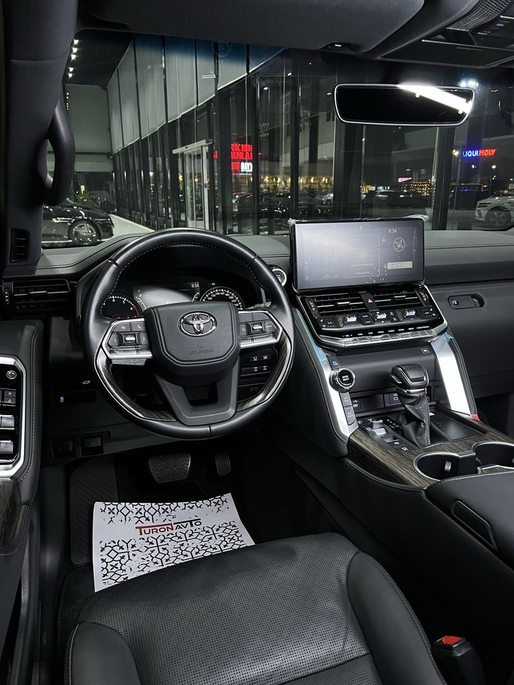 Toyota LC300 в Ташкенте