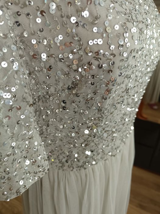 Beauut Официална Рокля