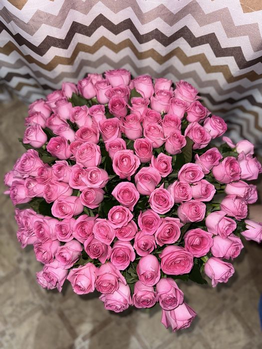 101 штук розовые розы, в отличном состоянии
