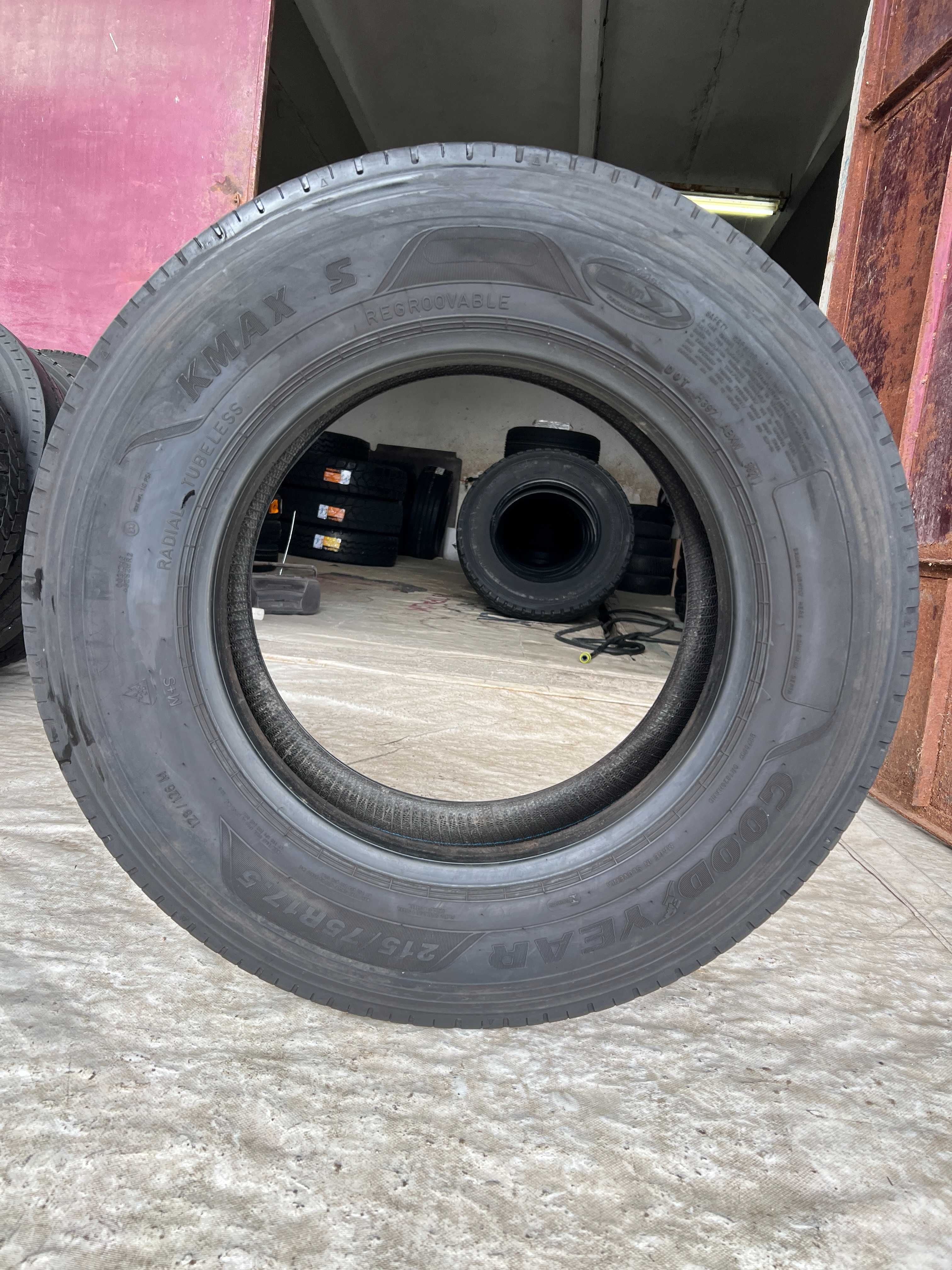 1 тежкотоварна гума 215/75R17.5 Goodyear KMaxS XL 128/126M M+S DOT3821