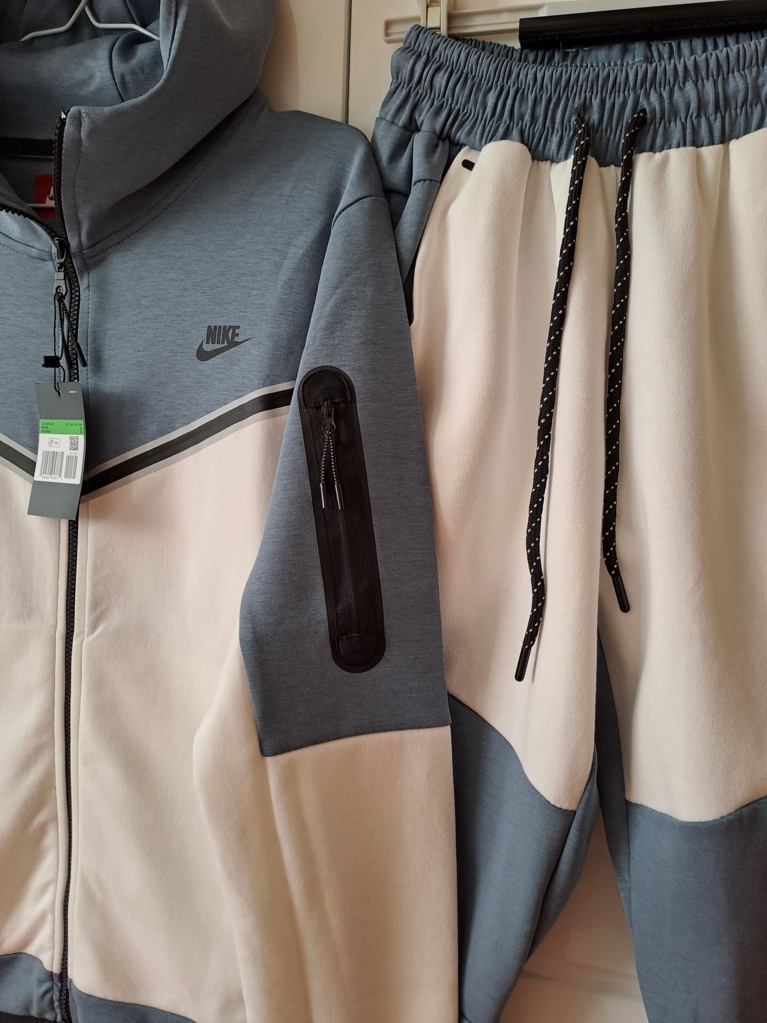 Nike Tech Flecce