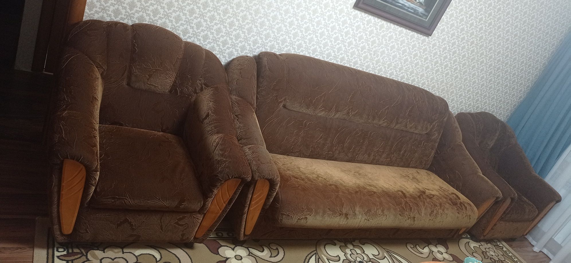 Продам диван с креслами б/у срочно