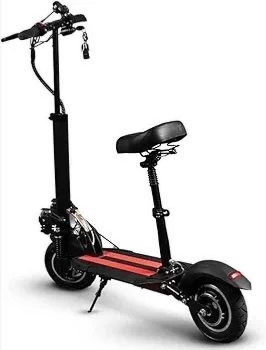 Супер бързият електрически  сгъваем скутер в черно с червено