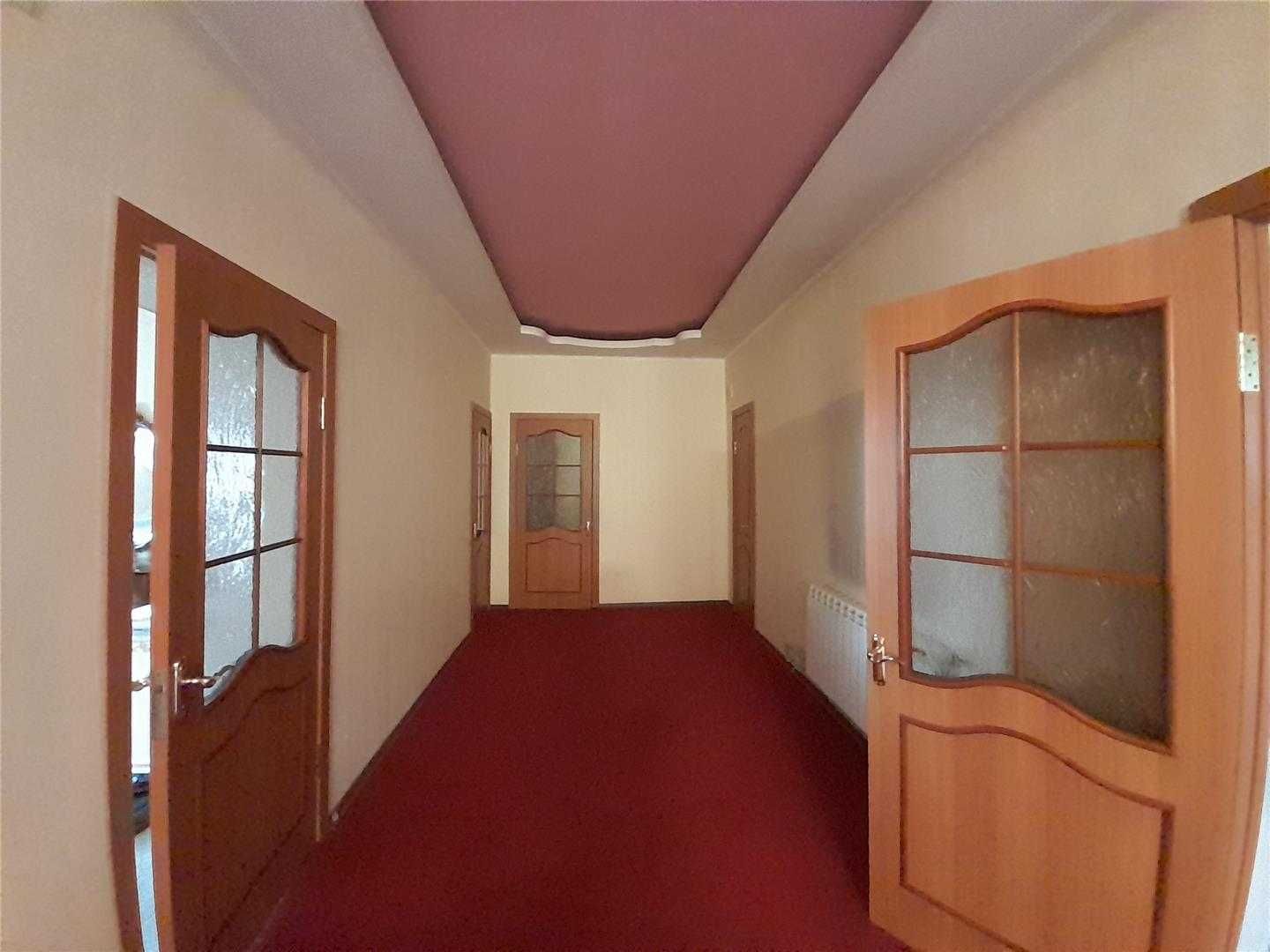Продам 3 этажный особняк на 9а мкр