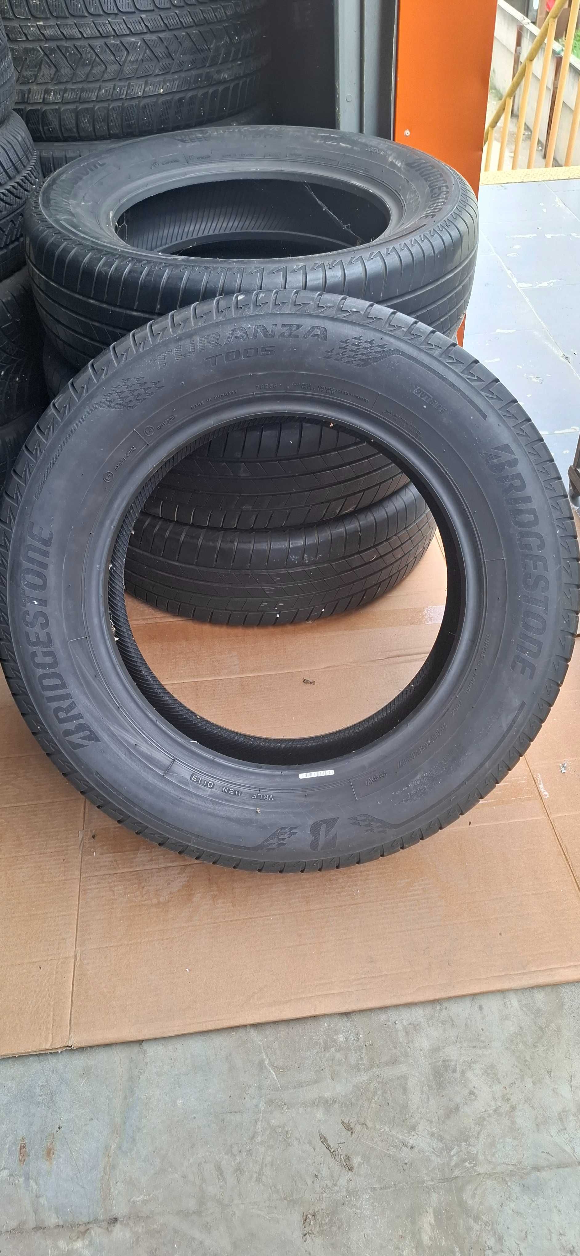 4бр. 215/65/17 Bridgestone 6.5mm грайфер, дот19г.Предлагаме монтаж +++