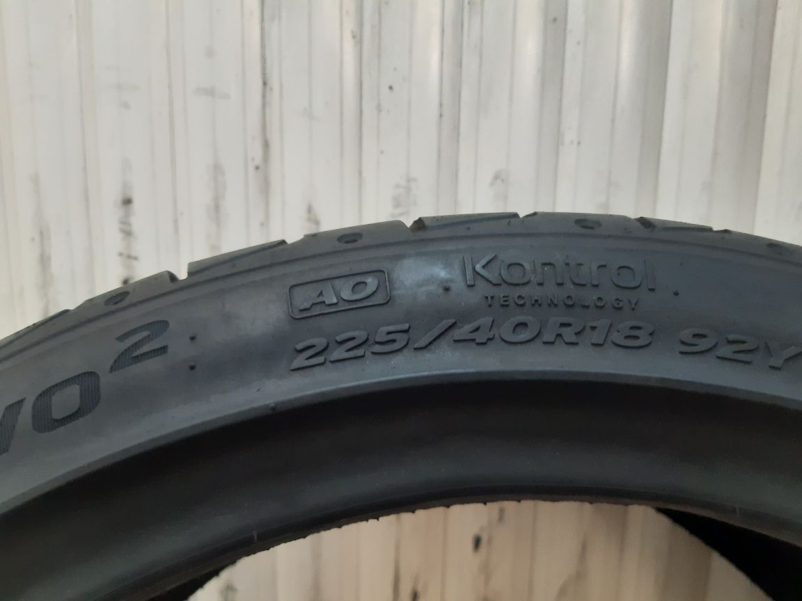 225/40/18  1XHANKOOK   92W  DOT4917  5,11MM