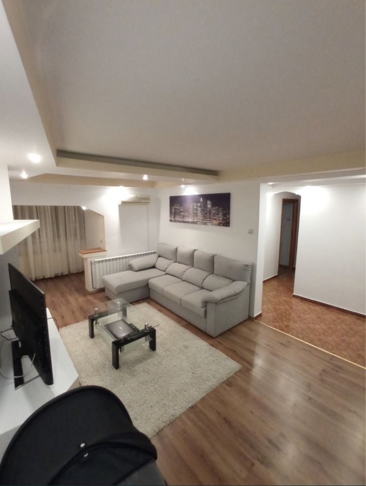 Vand apartament 3 camere