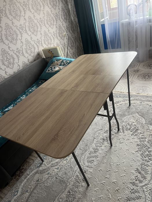 Продам книжный стол в отл состоянии