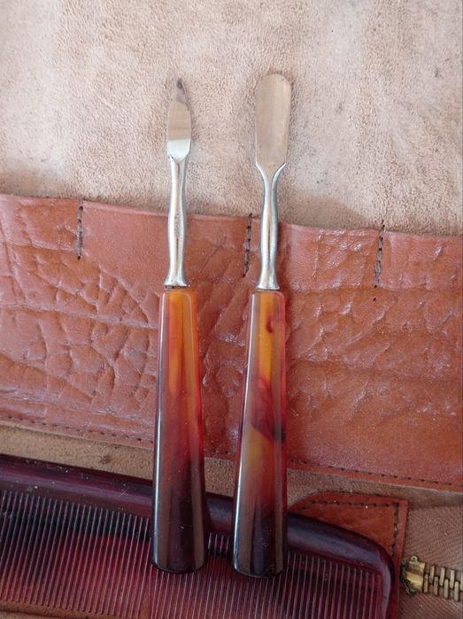 Trusă de călătorie vintage pentru bărbați, aproape completă.