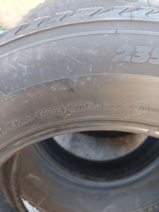 235/65/17 4броя Michelin Latitude Alpin.Гумите са в много добро състоя
