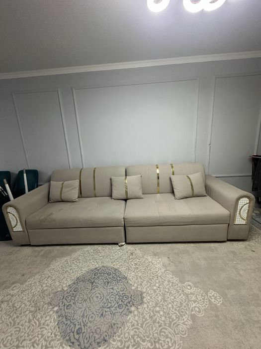 Диван гостиный в хорошем состоянии