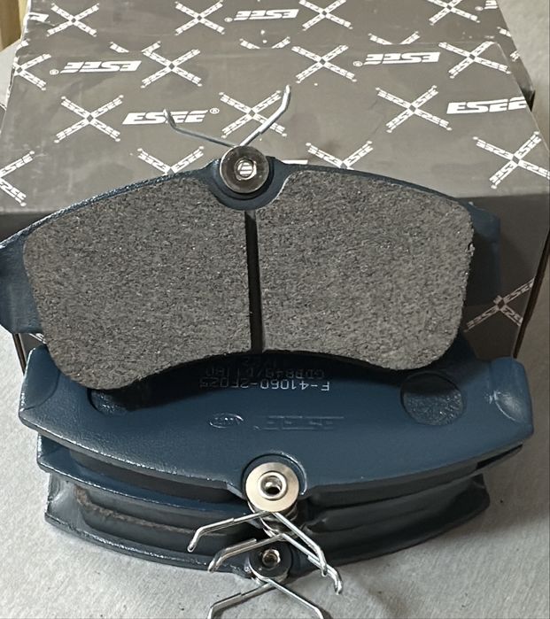 Тормозные колодки передние на Nissan Primera P10, Almera II, PrimeraII