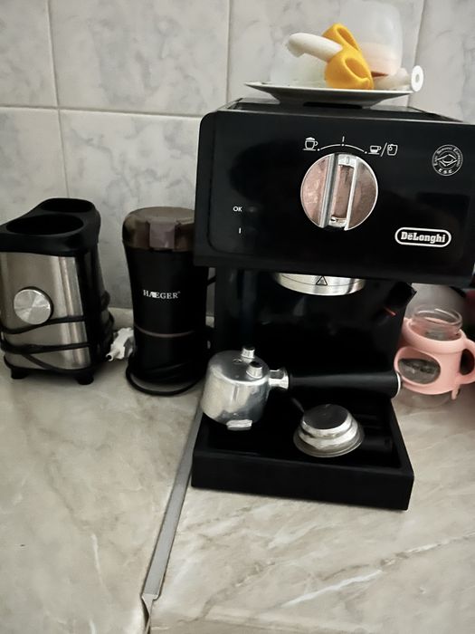 Продам кофемашину delonghi